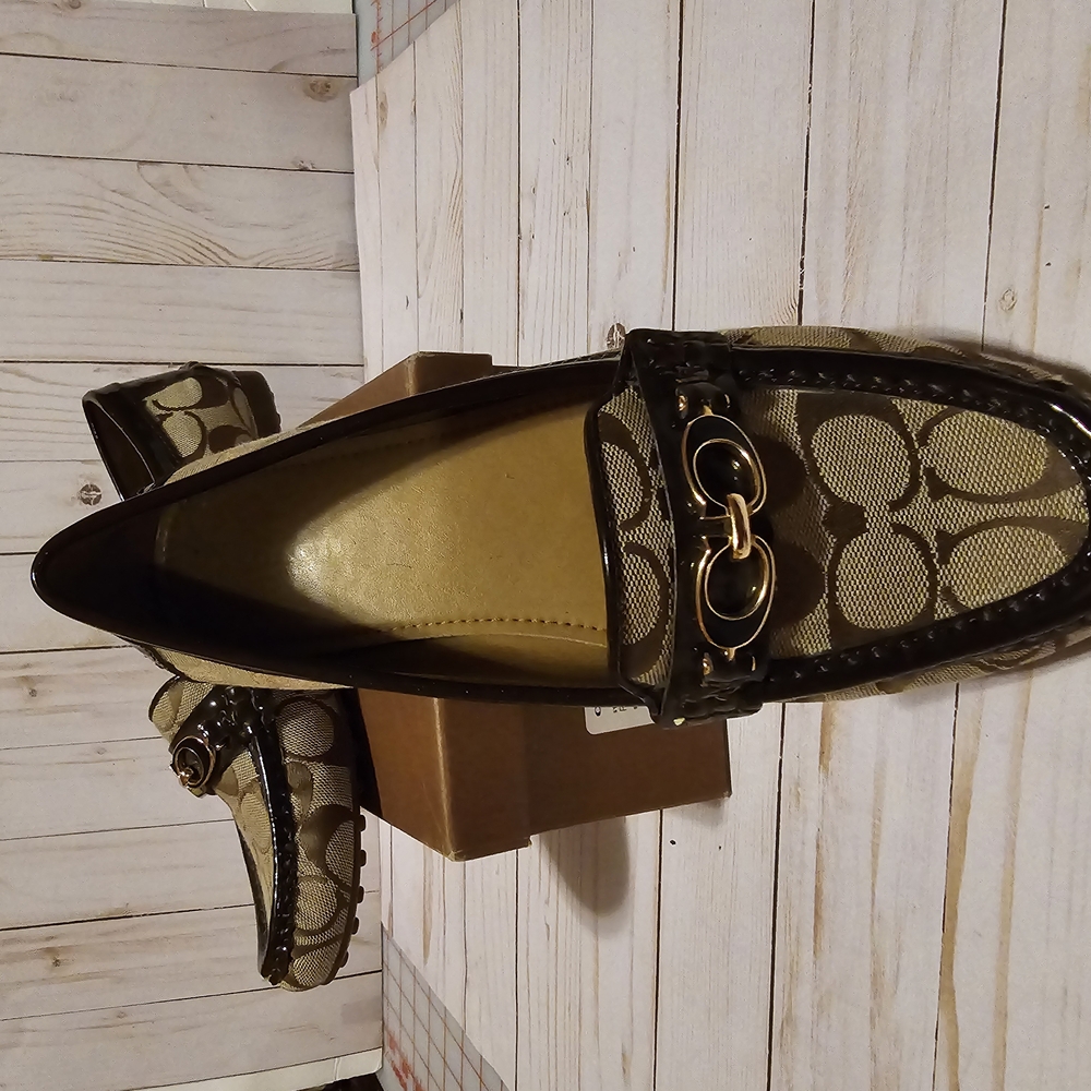 Authenic Coach Khaki and Chestnut Loafers Size 9